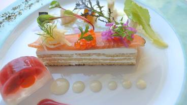 食事・飲み物 / 11