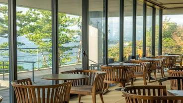 ラウンジ 白帆 / 1