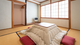 和室6畳 (2-3名用)(バストイレ共用,タオルなし,エアコンなし) 禁煙