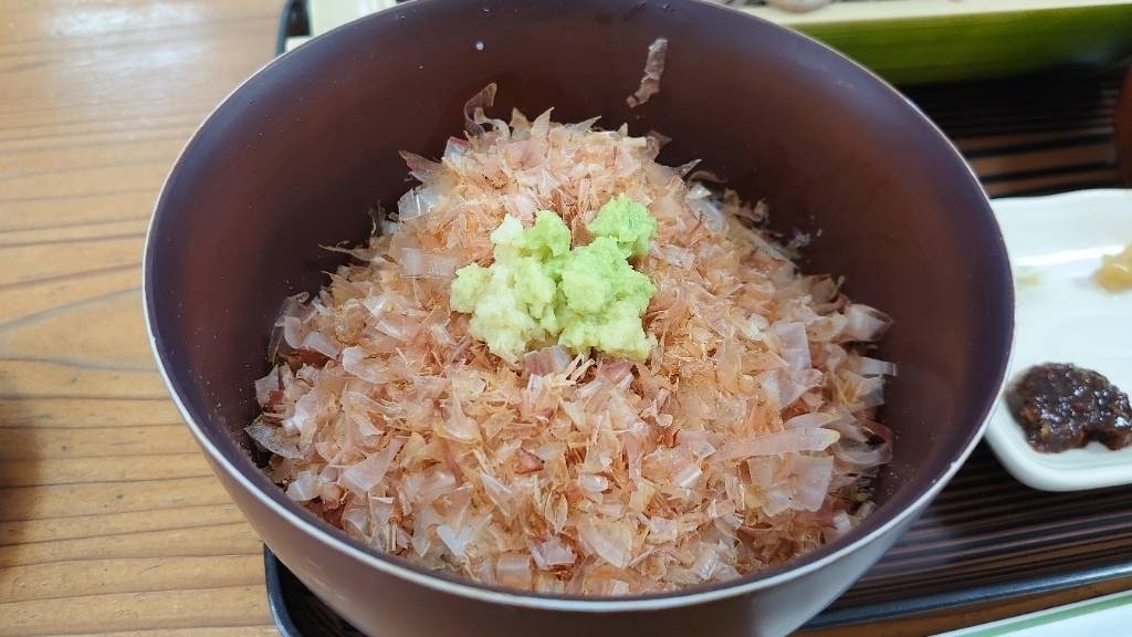 ランチは伊豆名物を
わさび園 かどや / 1