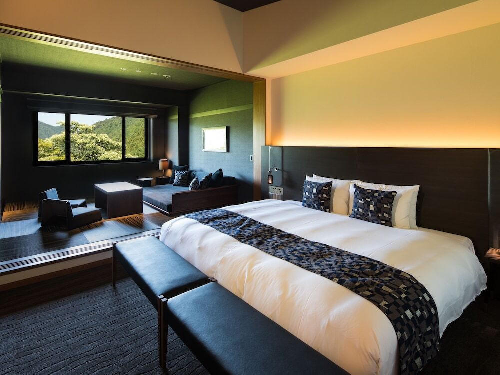 “温泉付きのお洒落なバー”に泊まって、好きなだけ呑める幸せな一夜を♡4237638