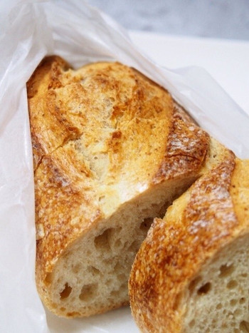 「ルヴァン 富ヶ谷店」料理 899856 自家製酵母の生み出す酸味が美味しいバケット