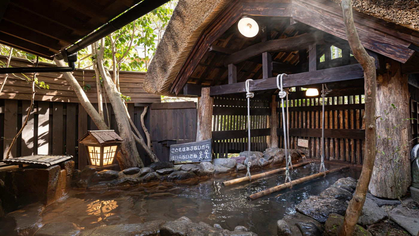 ノスタルジックで心あたたまる。13の湯めぐりを楽しめる4043321