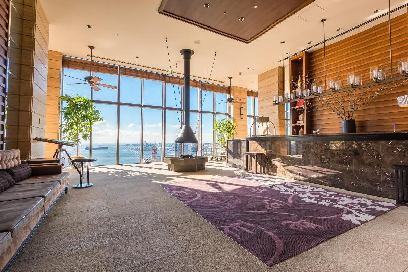 見晴らしがGOOD！最上階ロビーで一休み3844214