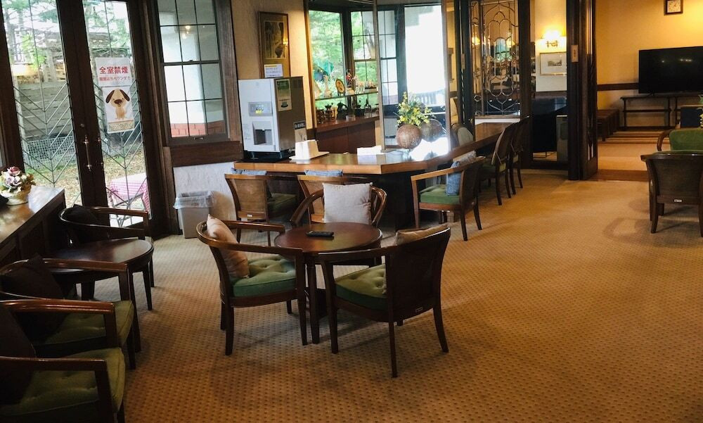 ロビーラウンジ