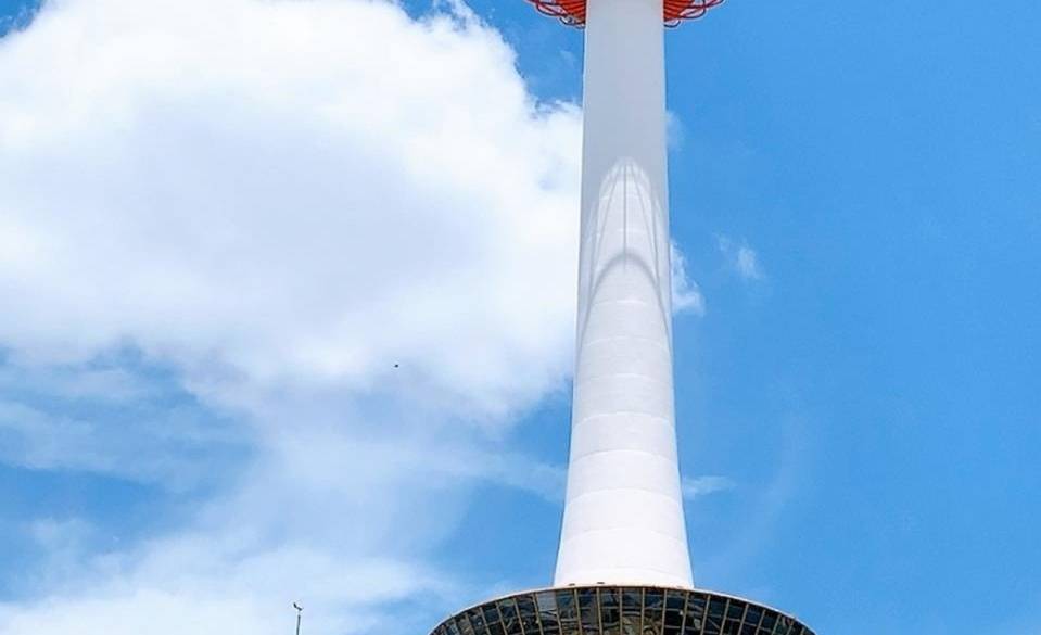 京都タワーにのぼって
京都の絶景を独り占め / 1
