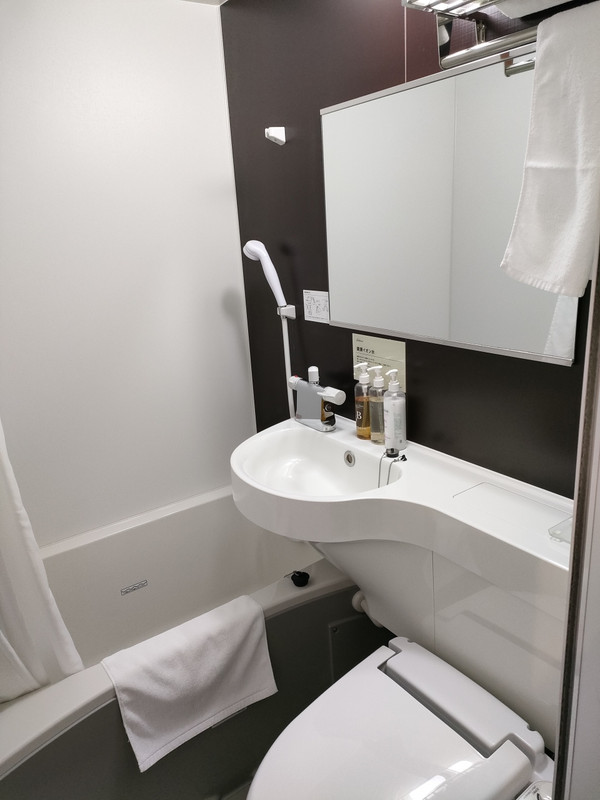 バスタブは大浴場を利用したため使わず。