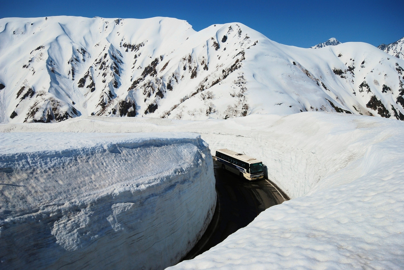 立山・黒部アルペンルート / 雪の大谷