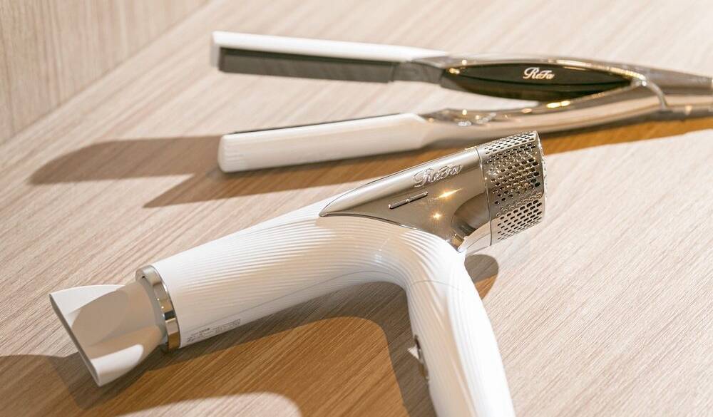 ドライヤー、ヘアアイロン / 4