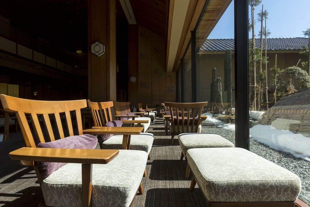 ロビーラウンジ