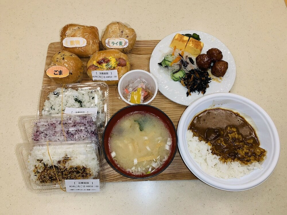 朝食