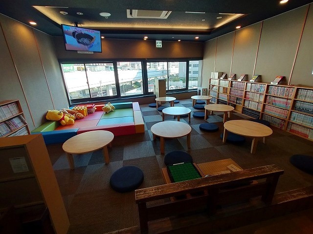 休憩所の漫画コーナー