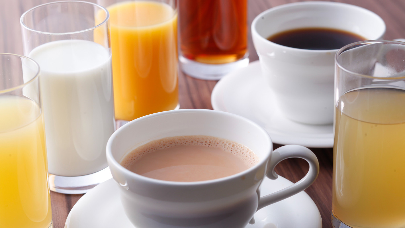 朝食バイキングのドリンク