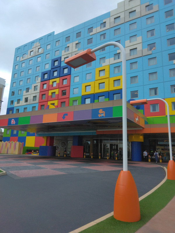 駐車ビルで隠れた 外から見れない宿泊者のみが撮影可能な外観