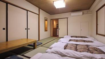 客室 / 24