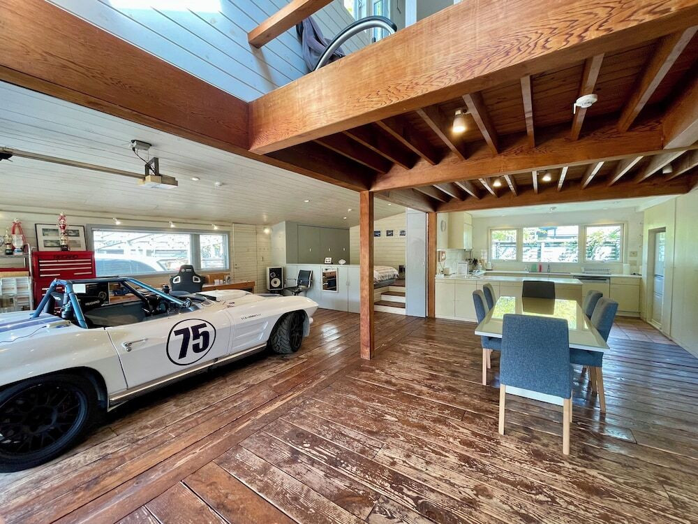 客室内のダイニングエリア