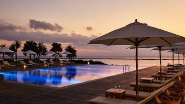 屋内 / 屋外プール / 8