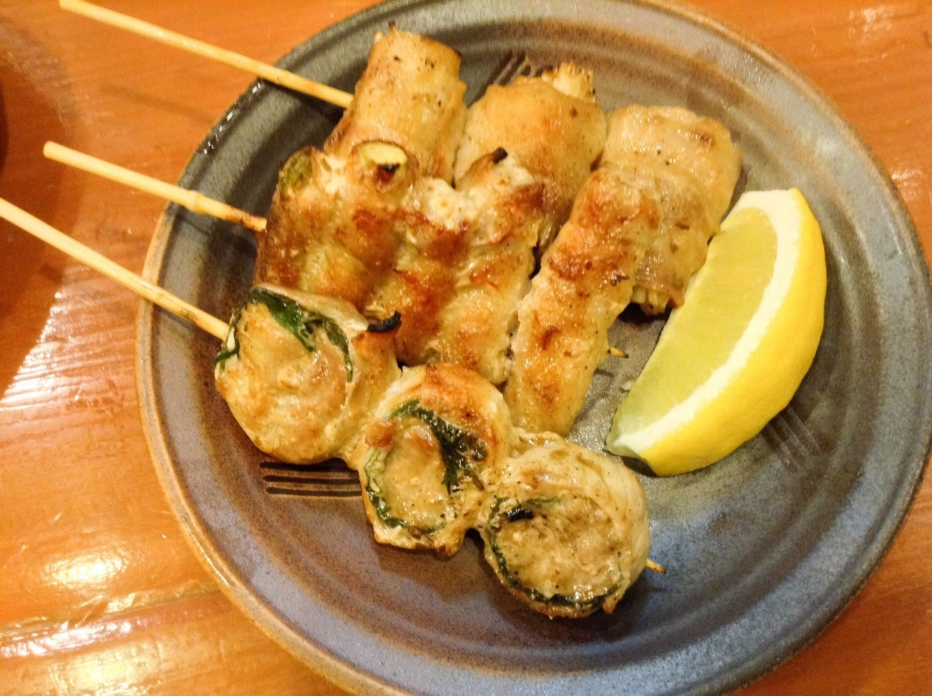 「鉄砲 久留米本店」料理 690989 【しそ巻き】【エノキ巻き】アスパラ巻き】どれもがジューシィでパリッとしつつも柔らかくって、最高に美味しいんです。この【巻き物】というのはこのお店が発祥らしいですよ。