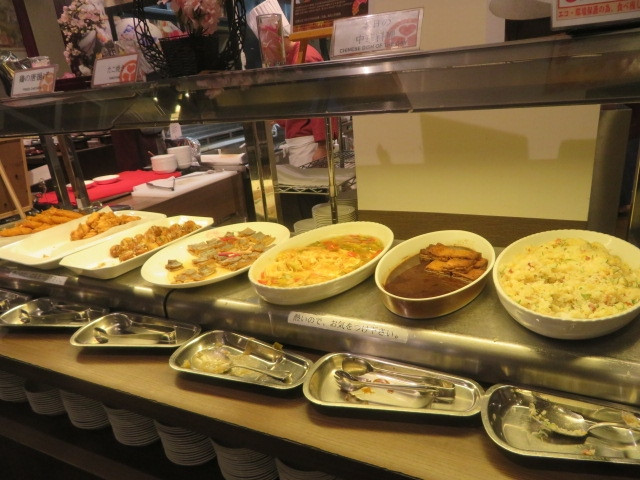 夕食バイキング