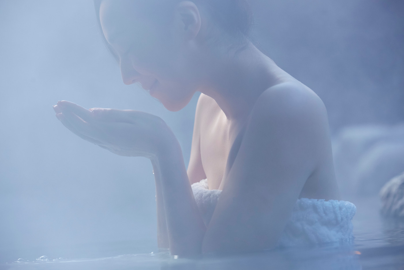 温泉で癒やされたいなら、やっぱり源泉かけ流し♪4001862