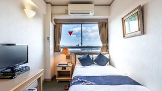 Semi Double Room (Smoking)