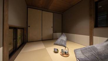 客室 / 27
