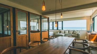 オーシャン・エグゼクティブスイート リビング / 1