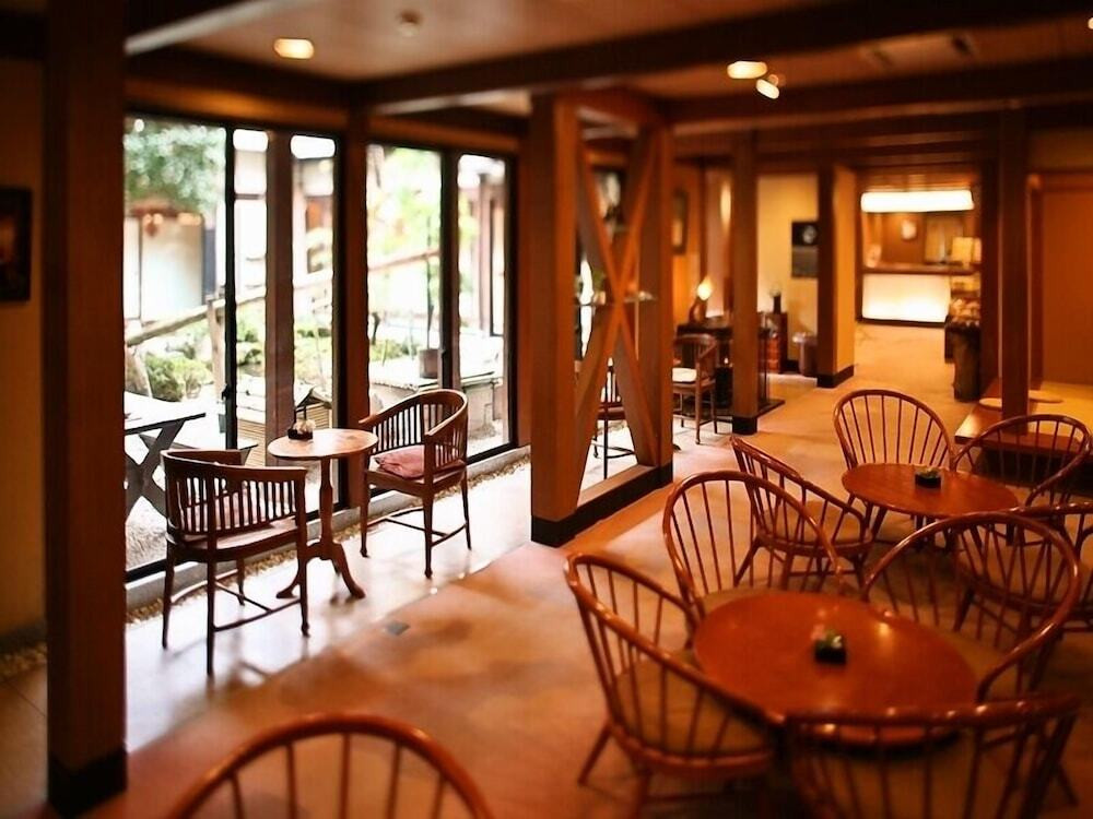 ロビーラウンジ