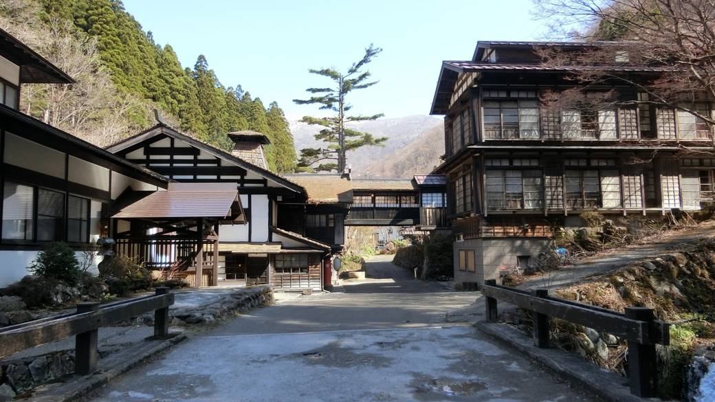 建物を眺めながら散策
お風呂でスッキリ / 1