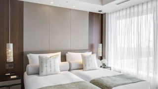 デラックス スタジオ シングルベッド 2 台