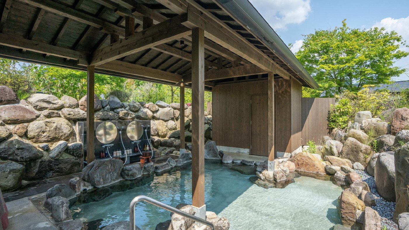 檜や岩造りの露天風呂からチョイス！戸建ての離れで少しでも長く2人の時間を4111666