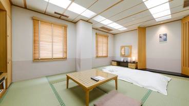 客室 / 23