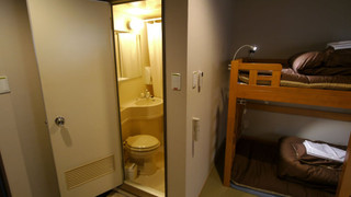 二段ベッド　トリプルルーム (2段ベッド2台, バスルーム付き)