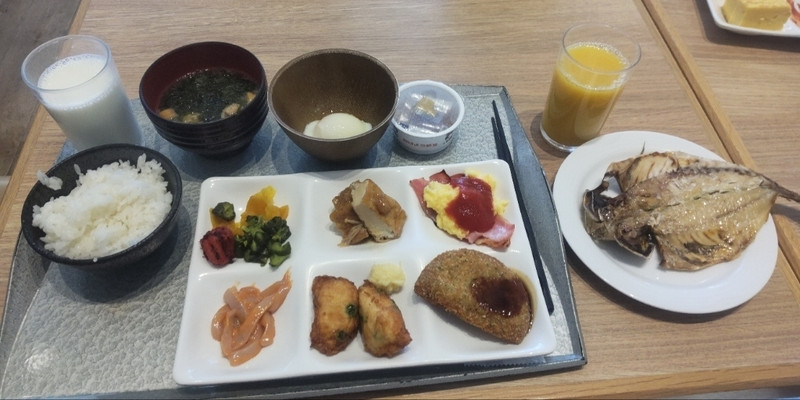朝食