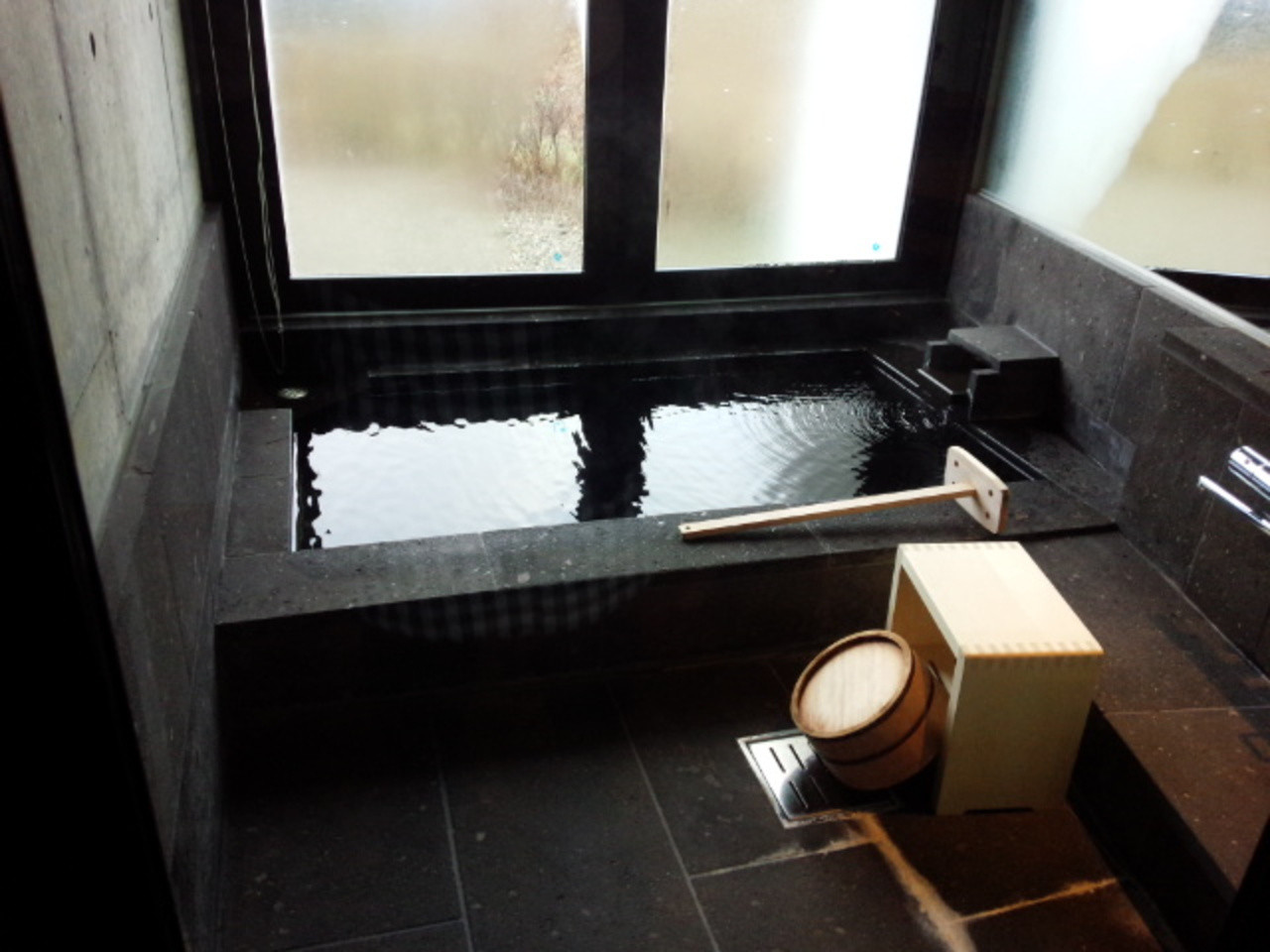 9.旅館　心乃間間3770922