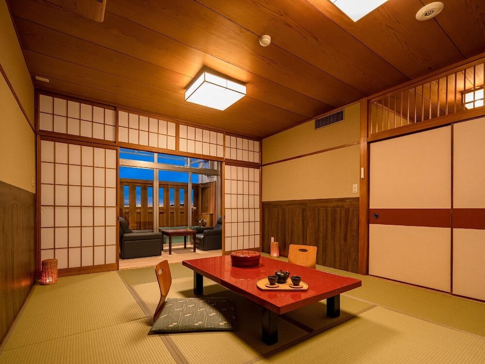 バイキングやプール、松山城を望む露天風呂で特別な家族時間4266763