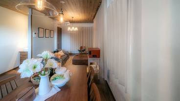 客室内のダイニングエリア / 28