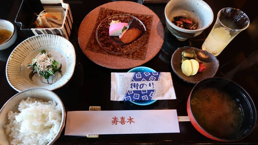 健やかな朝を支える
やさしい朝食 / 1