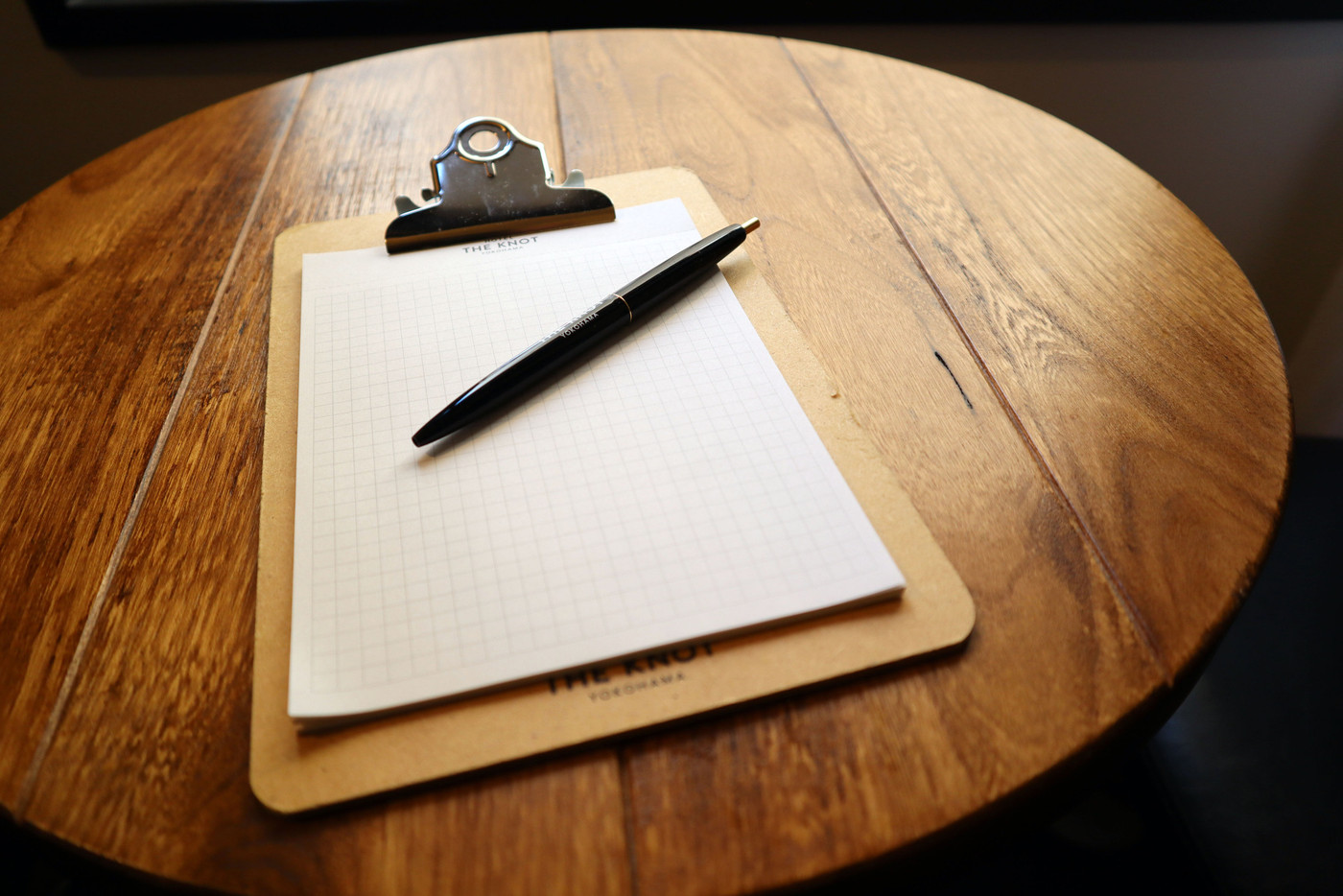 窓際でのんびり過ごす時間も2009363