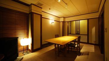 客室内のダイニングエリア / 18