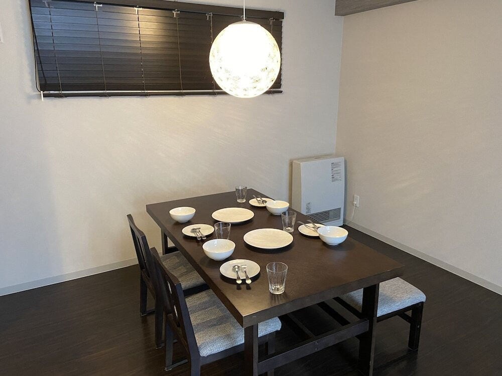 客室内のダイニングエリア