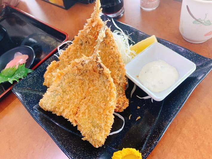 ランチは金谷名物
海鮮＆アジフライ / 2