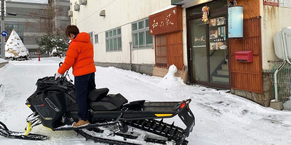 スノーモービル