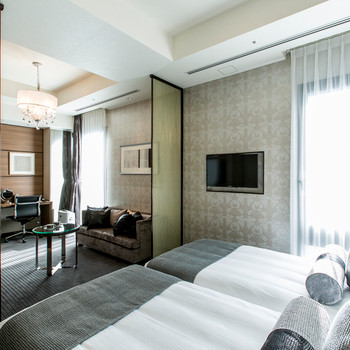 大聖堂にガーデンテラス♡ロマンチックに過ごすならここ4233635