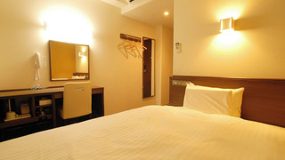 ベーシック ダブルルーム ダブルベッド 1 台 喫煙可