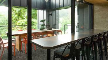 客室内のダイニングエリア / 31