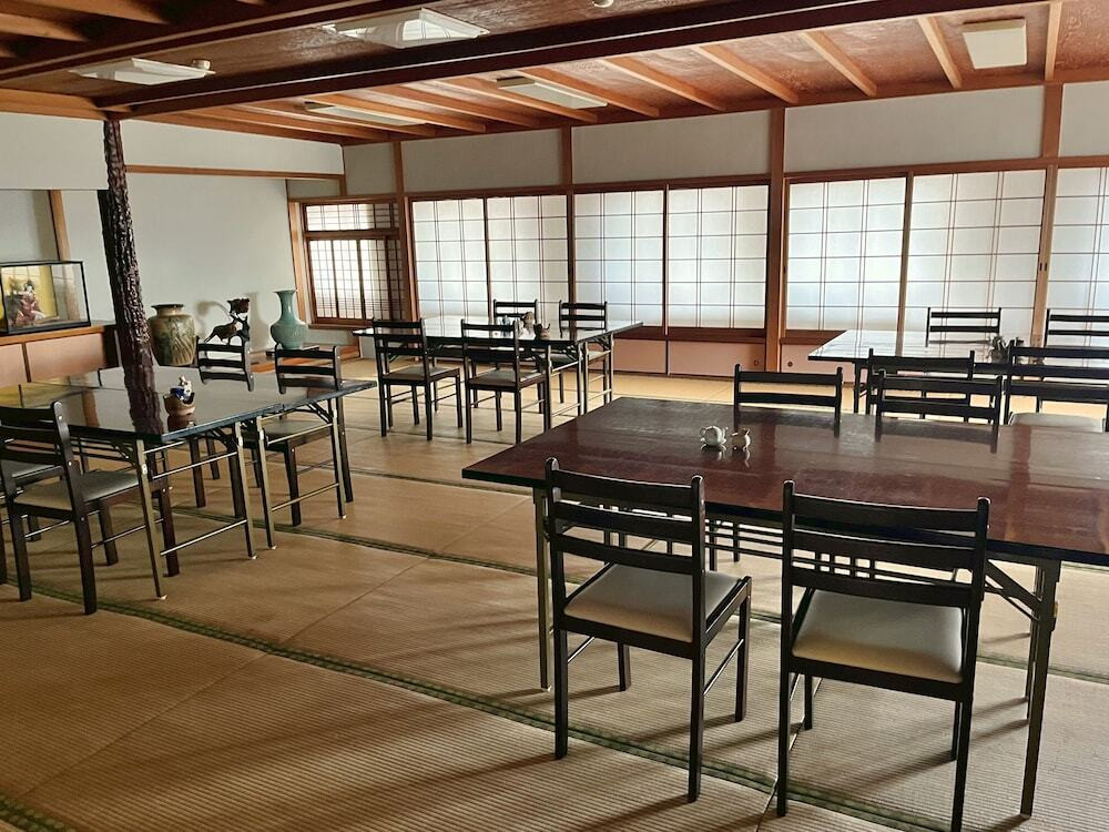 旅館のお食事処