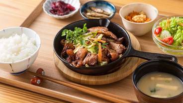 食事・飲み物 / 11