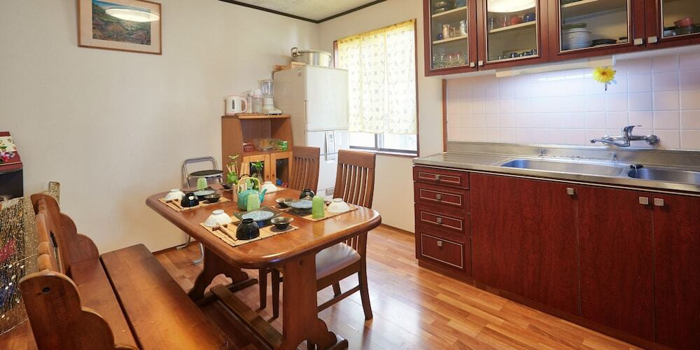 客室内のダイニングエリア