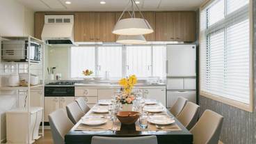 客室内のダイニングエリア / 28